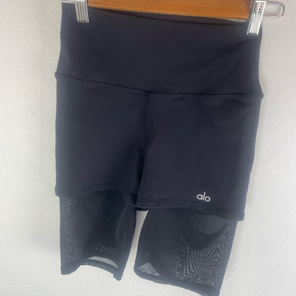 ALO Yoga Women's Black Bike Shorts